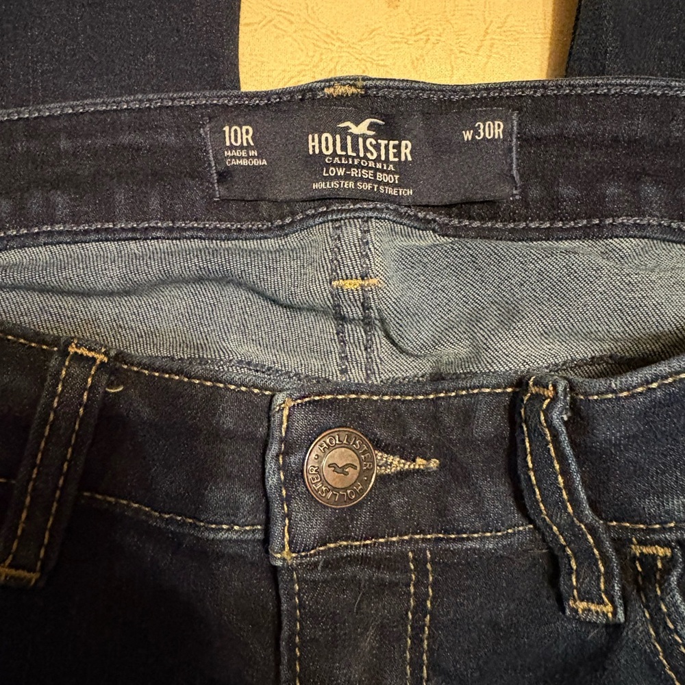 Hollister Dark Denim Low-Rise Boot Jeans